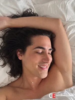 Gay Escort Carlos 30yr - cum on body