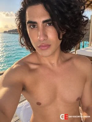 Gay Escort Carlos 30yr - voyeurism
