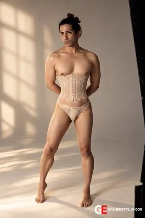 Gay Escort Carlos 30yr - trios