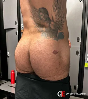 Gay Escort Tony 33yr - role
