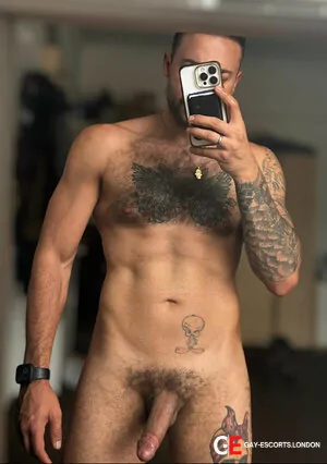 Gay Escort Tony 33yr - licking