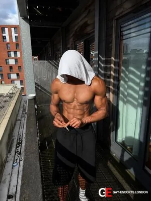 Gay Escort Xxl Student 22yr - trios