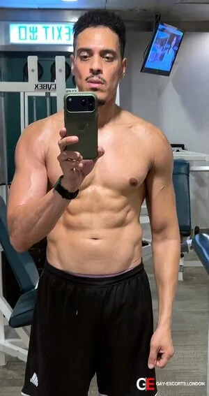 Bisexual Escort Draco 33yr - role