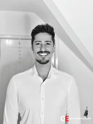 Gay Escort Kainan 29yr - role
