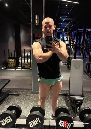 Bisexual Escort Hassan 32yr - pnp