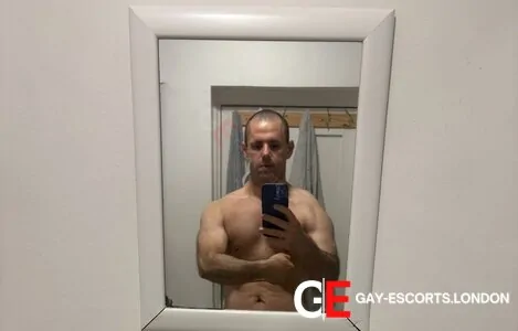 Bisexual Escort Hassan 32yr - pnp