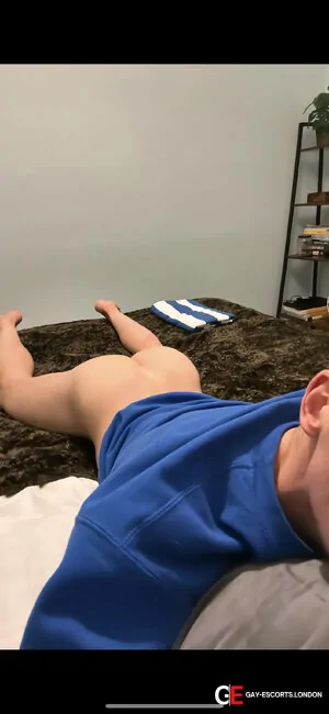 Gay Escort John 27yr - role