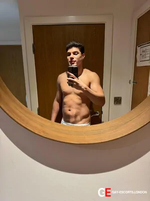 Bisexual Escort Kauan 26yr - gangbang