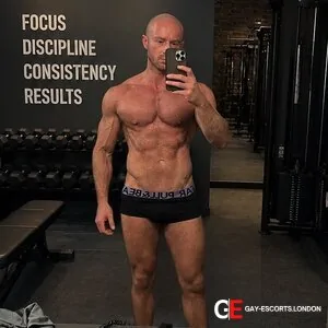 Gay Escort Musclebottom 33yr - role