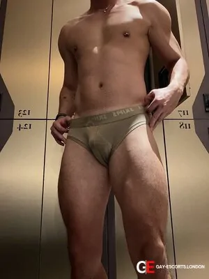 Gay Escort Hao 25yr - role