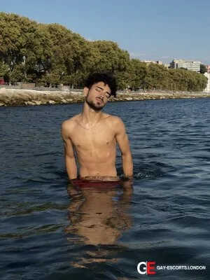 Gay Escort Yuri 20yr - sucking