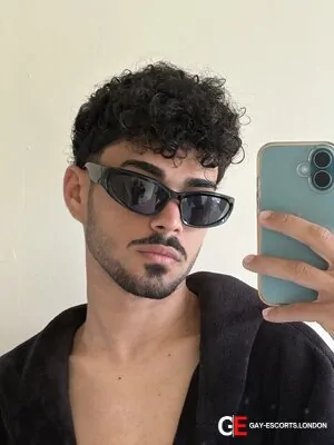 Gay Escort Yuri 20yr - role