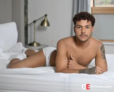 Gay Escort Jeff 27yr - role