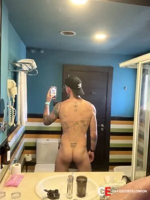 Gay Escort Bertie 38yr - role