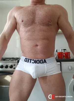 Gay Escort Matt 48yr - double penetration