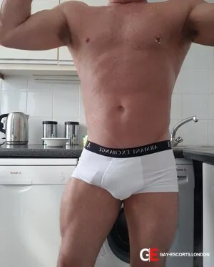 Gay Escort Matt 49yr - blowjob