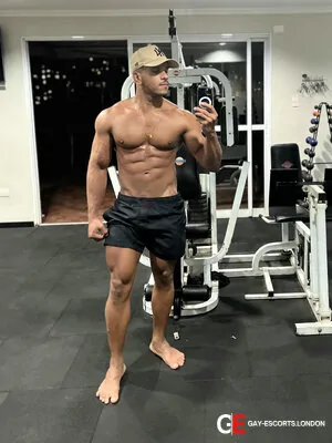 Gay Escort Kawan 28yr - role