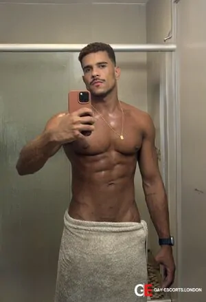 Gay Escort Kaique Queiroz 28yr - role