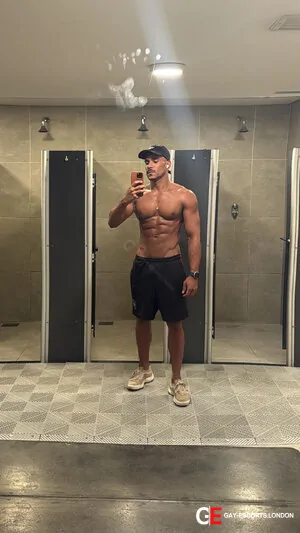 Gay Escort Caique Queiroz 28yr - role