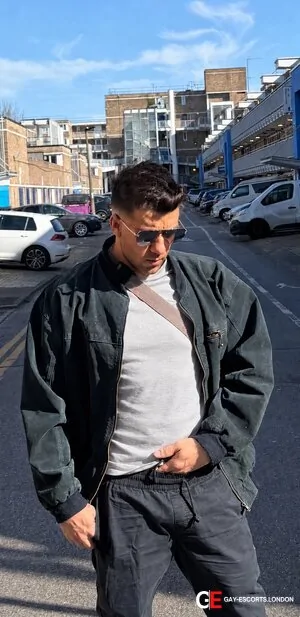 Bisexual Escort Luca 35yr - licking