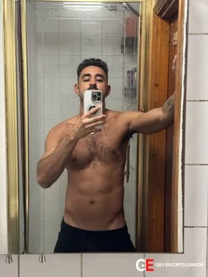Bisexual Escort Johnny 29yr - sucking