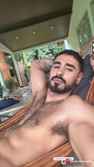 Bisexual Escort Johnny 29yr - licking