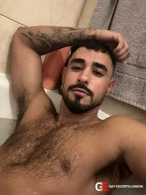 Bisexual Escort Johnny 29yr - licking