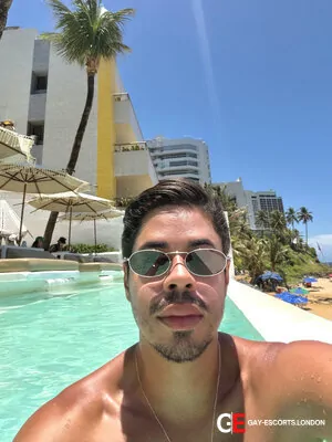 Bisexual Escort Lucas Hide 26yr - sucking