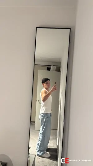 Gay Escort Felipe 22yr - role
