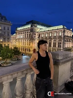 Gay Escort Felipe 22yr - role