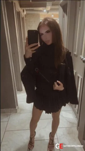 Bisexual Escort Maisy 24yr - sucking