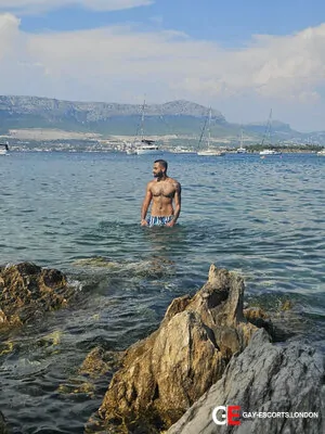 Bisexual Escort Louis 28yr - role