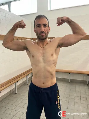 Gay Escort Behnam 36yr - role