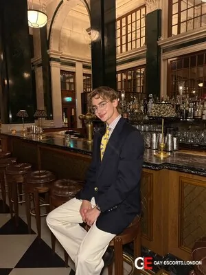 Gay Escort Kai 25yr - role