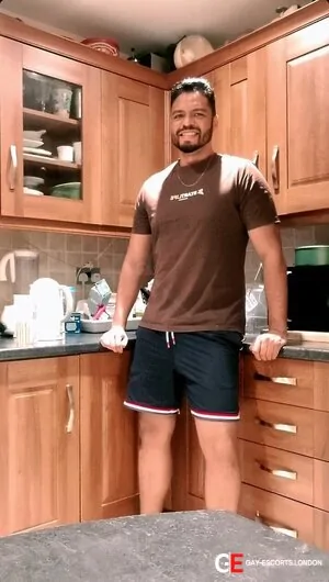 Gay Escort Pedro Henrique 35yr - role