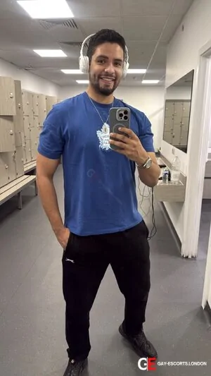 Gay Escort Henry Top Big 35yr - sucking