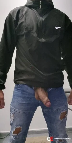 Gay Escort Henry 35yr - role
