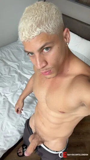 Bisexual Escort Augusto Lux 22yr - role