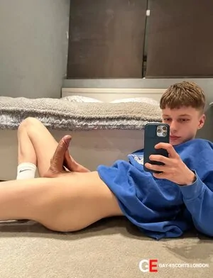 Gay Escort Cody 26yr - blowjob