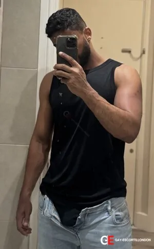 Gay Escort Wellington 34yr - trios
