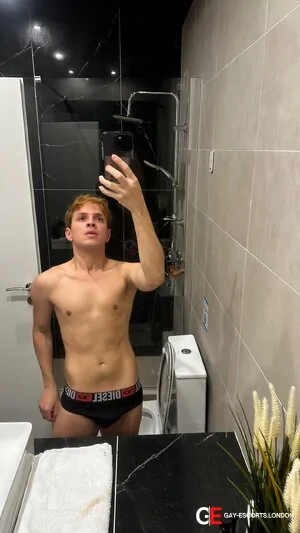 Bisexual Escort Pietro 23yr - role
