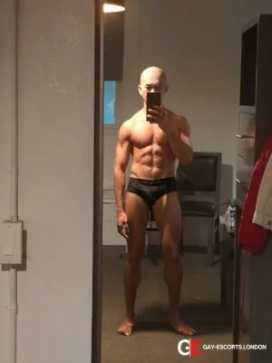 Gay Escort Jim 36yr - role