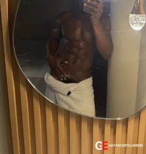 Gay Escort Kevin 26yr - licking