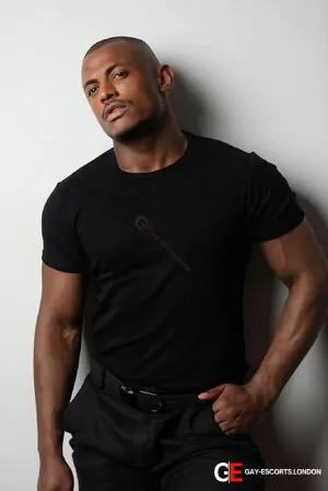 Bisexual Escort Lucas 28yr - licking