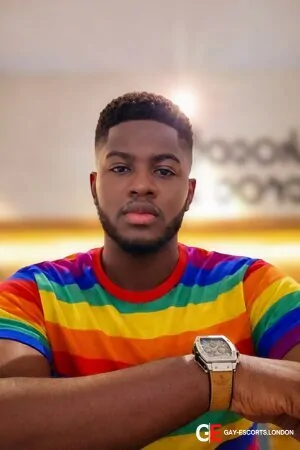 Gay Escort Aliou 25yr - gangbang