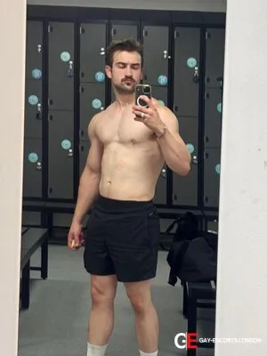 Gay Escort Max 22yr - sucking