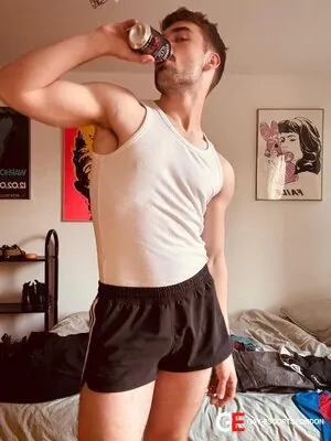 Gay Escort Max 22yr - sucking