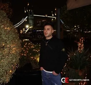Bisexual Escort Alessio 25yr - role