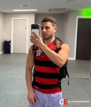 Bisexual Escort Alessio 25yr - role