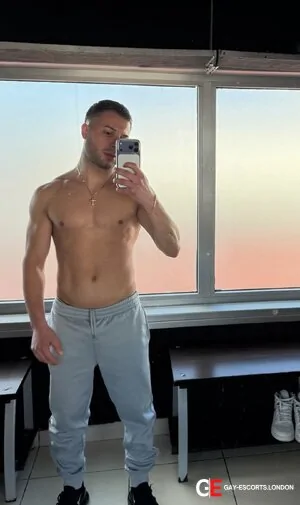 Bisexual Escort Alessio 25yr - sucking